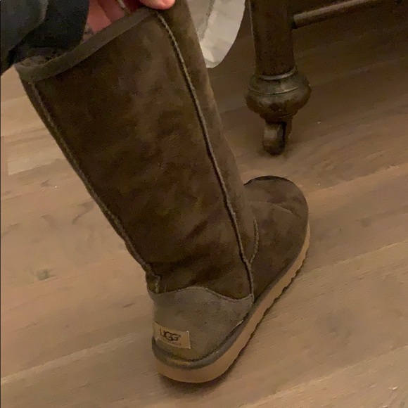 Uggs - Picture 1 of 1